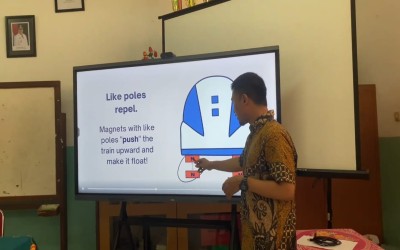 Pemanfaatan IFP (Interactive Flat Panel) sebagai Media Pembelajaran di SDN Pulo 07 Pagi